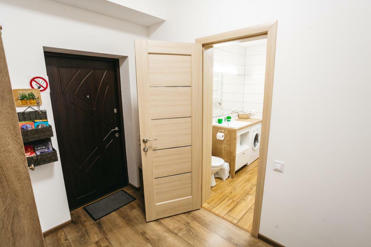 "Green Oasis Apartment" Lviv Exterior photo