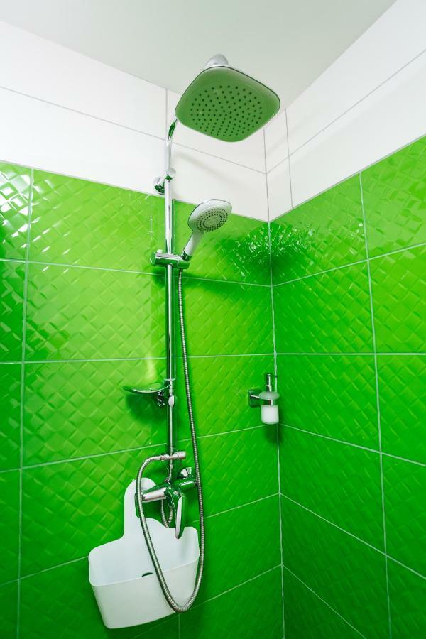 "Green Oasis Apartment" Lviv Exterior photo